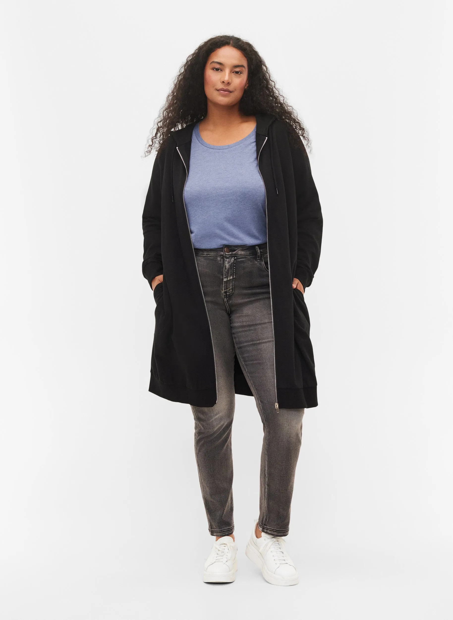 Zizzi Shelly Longline Hoodie in Black